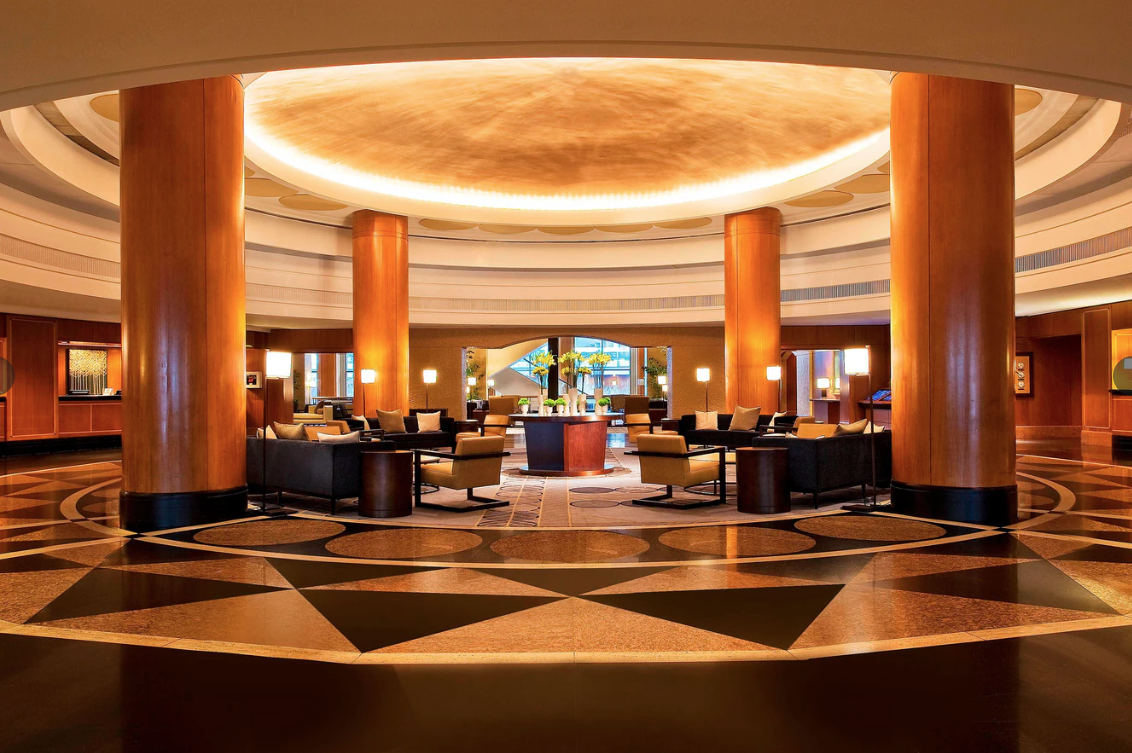 Sheraton Grand Chicago rotunda lobby